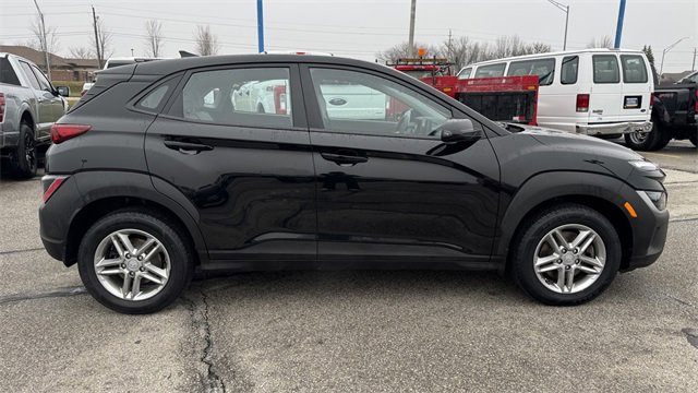 Used 2023 Hyundai Kona SE image 9
