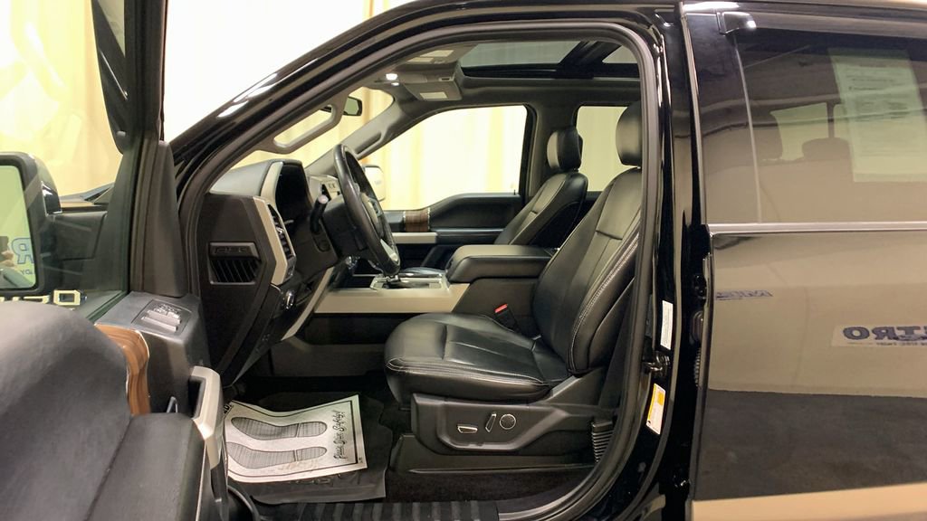 Used 2018 Ford F150 Lariat w/ Equipment Group 502A Luxury AWD/4WD image 32
