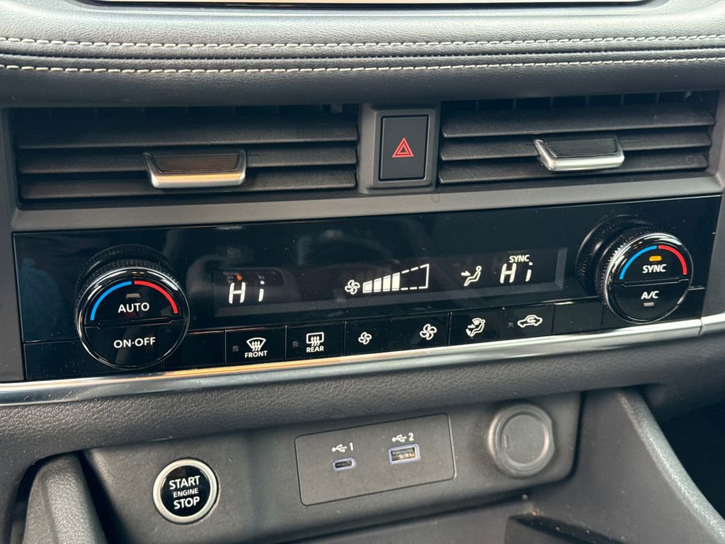 Used 2023 Nissan Rogue SV image 24