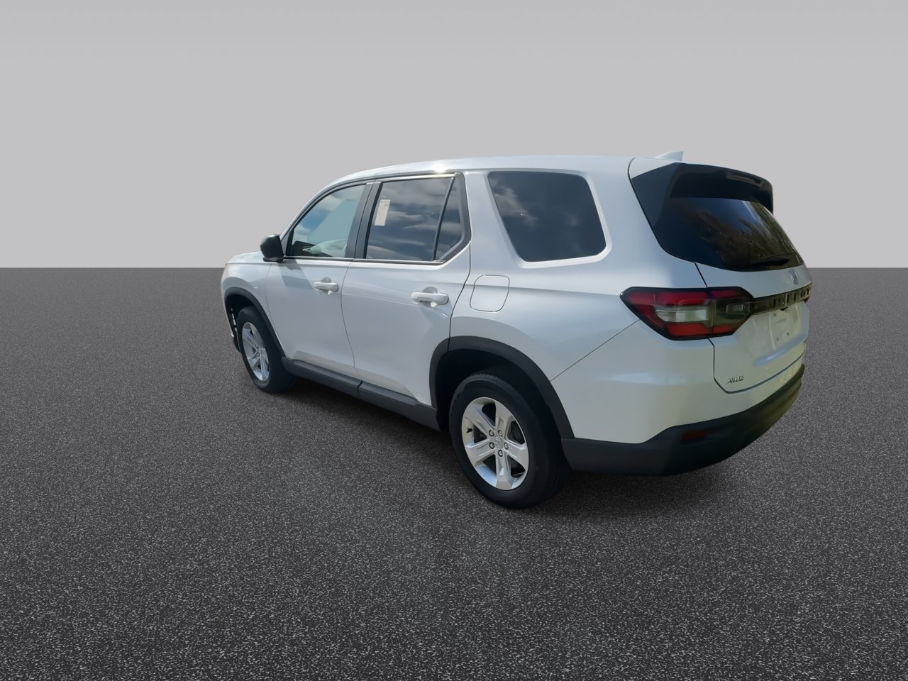 Used 2023 Honda Pilot LX image 7