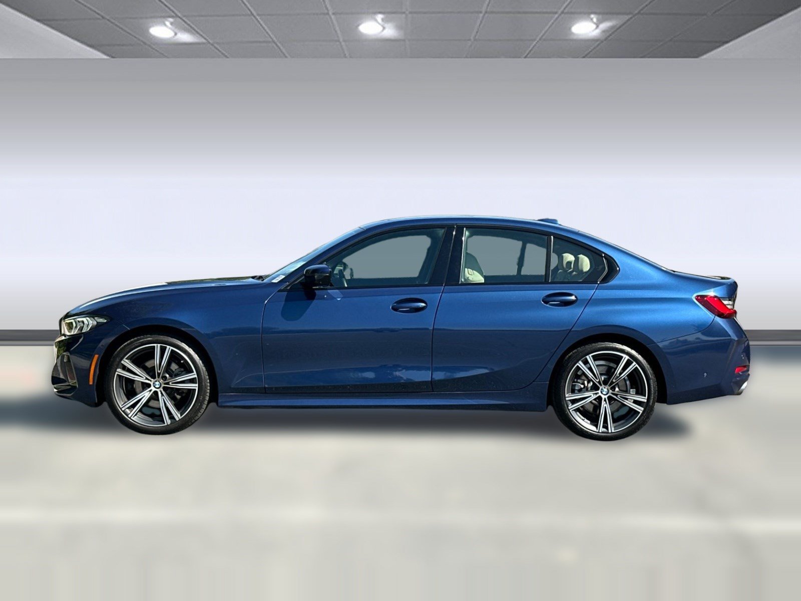 Used 2023 BMW 330i Sedan w/ Parking Assistance Package RWD image 2