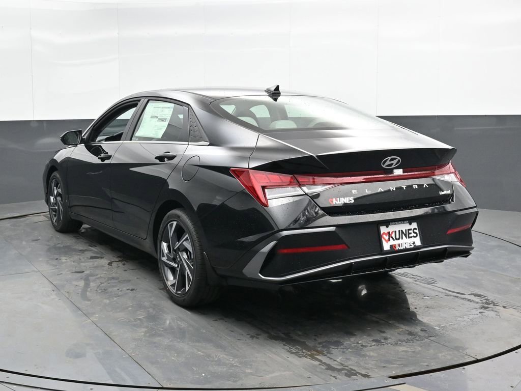 Used 2025 Hyundai Elantra Limited FWD image 10