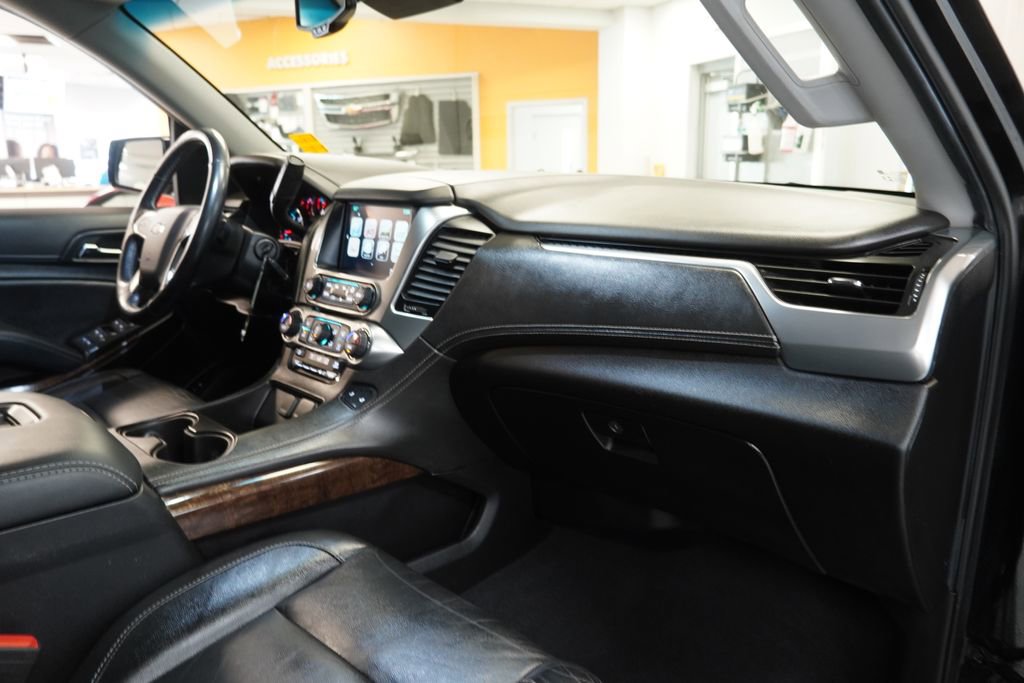 Used 2020 Chevrolet Suburban LT image 39