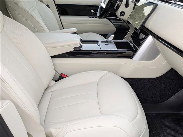 New 2026 Land Rover Range Rover Long Wheelbase SE image 18