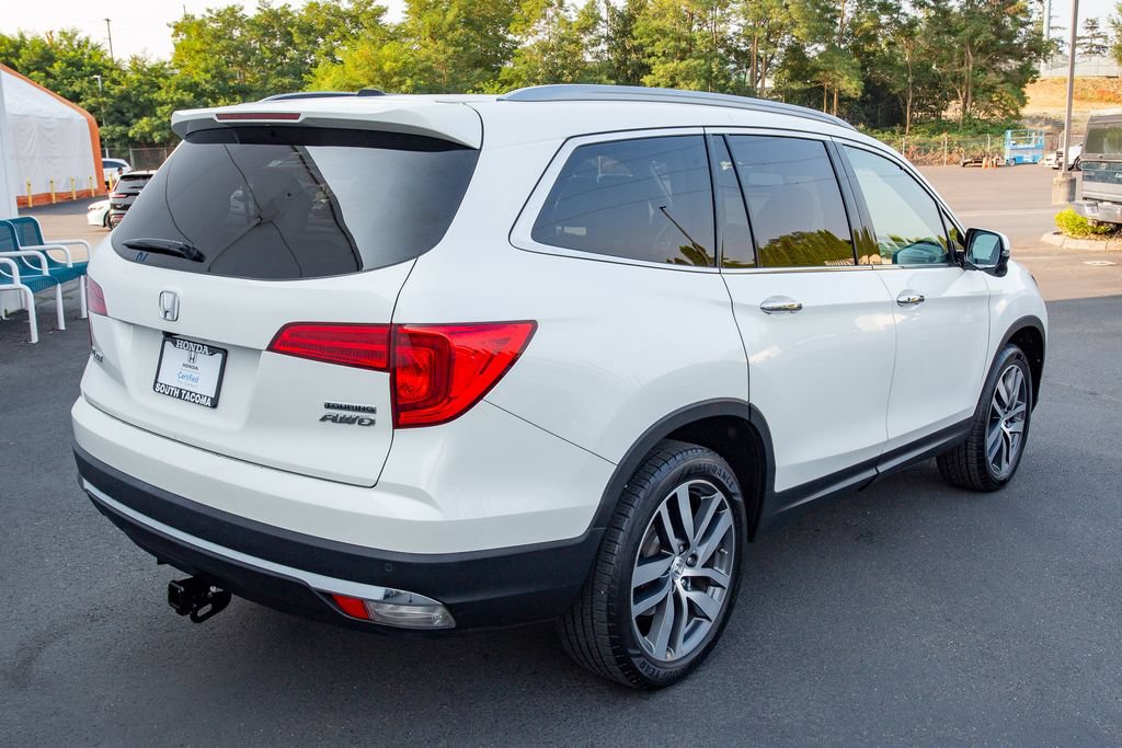 Certified 2017 Honda Pilot Touring image 14