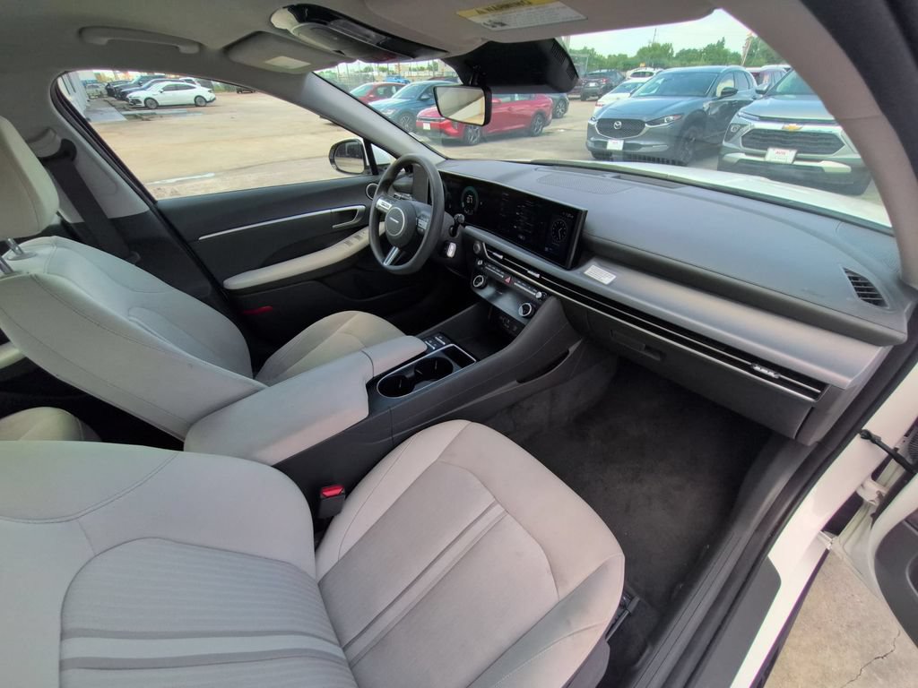 Used 2025 Hyundai Sonata SEL FWD image 31