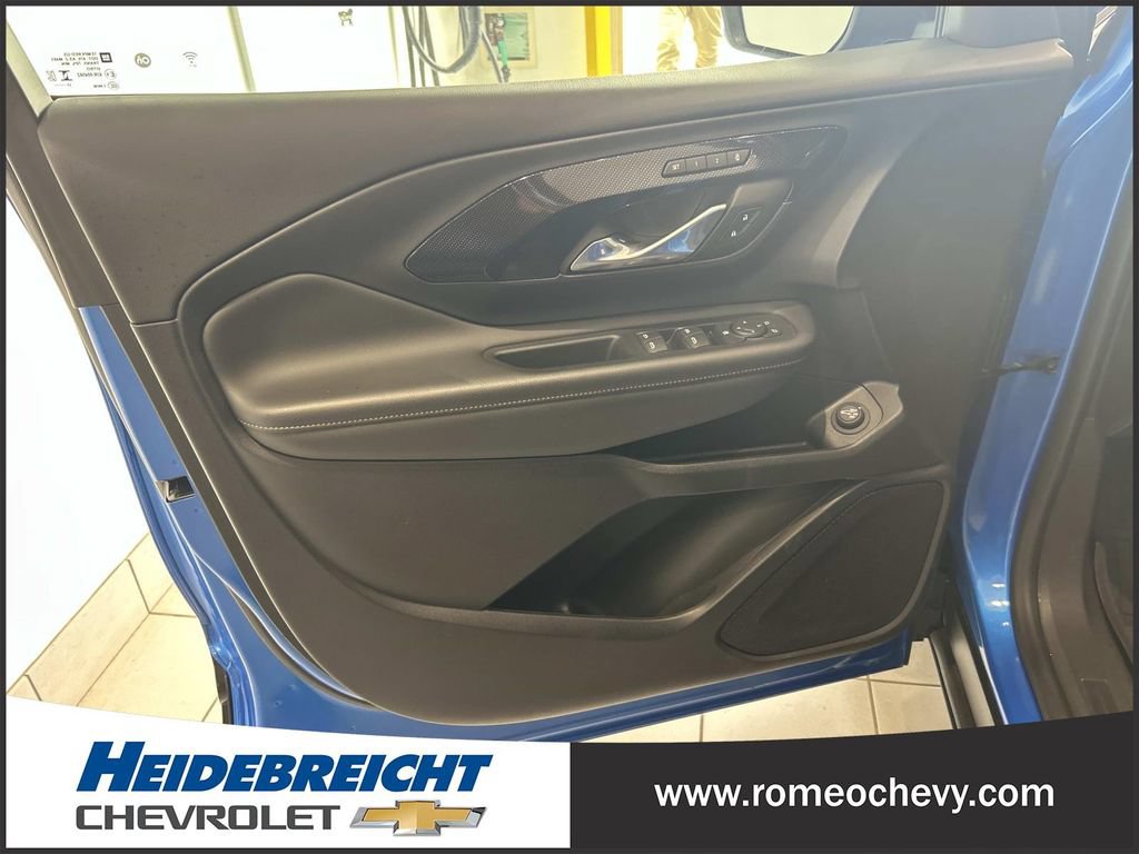 Used 2024 GMC Terrain AT4 w/ LPO, Floor Liner Package AWD/4WD image 10