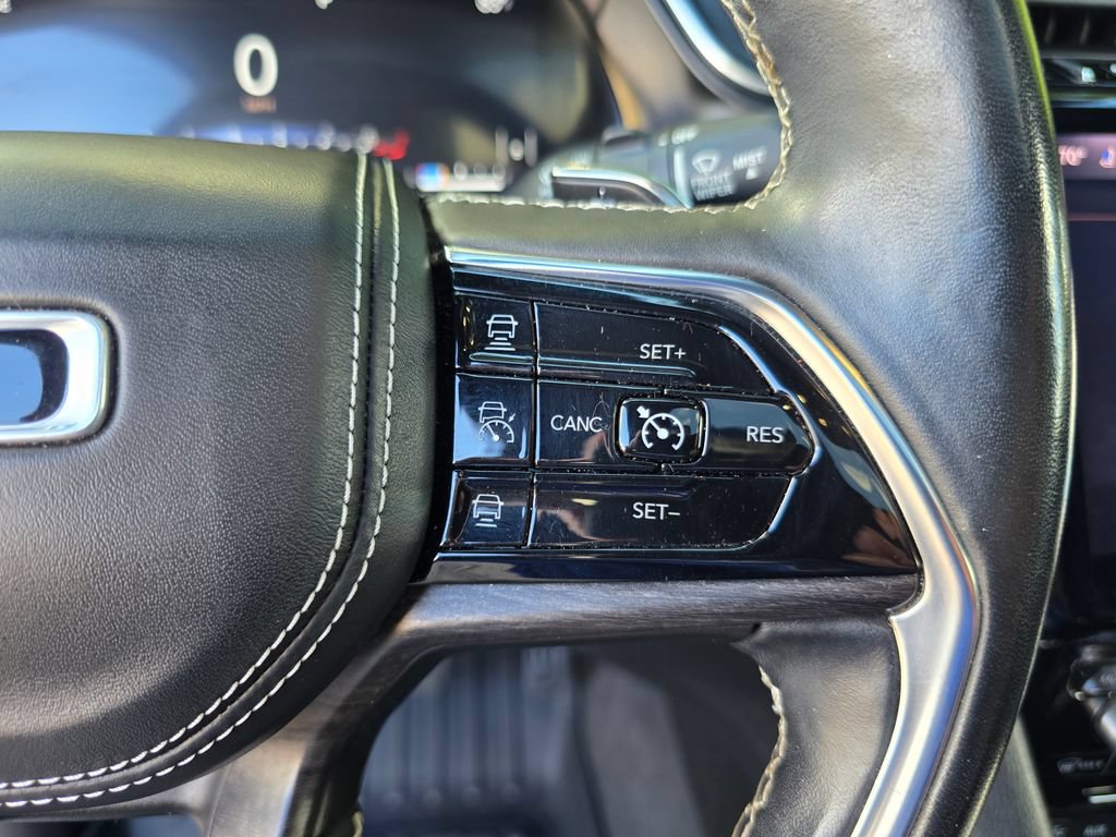 Used 2021 Jeep Grand Cherokee L Overland w/ Luxury Tech Group IV AWD/4WD image 25
