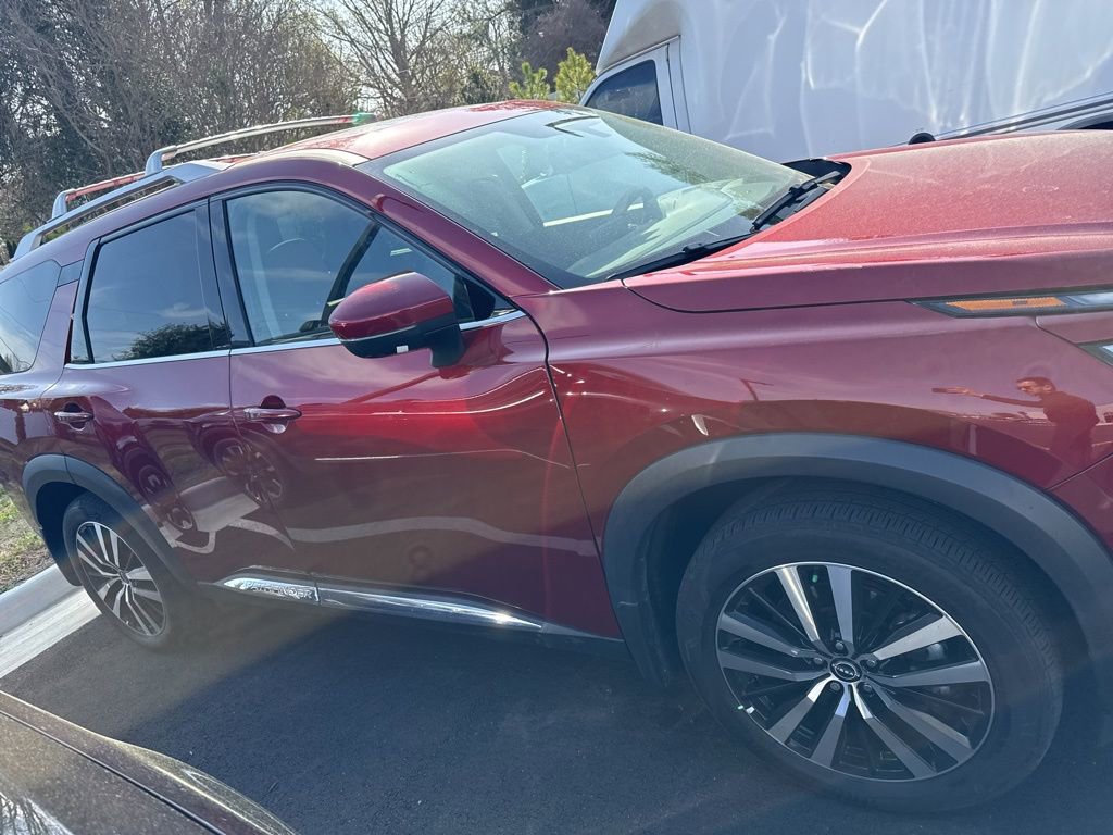 Used 2024 Nissan Pathfinder Platinum w/ Cargo Package image 2