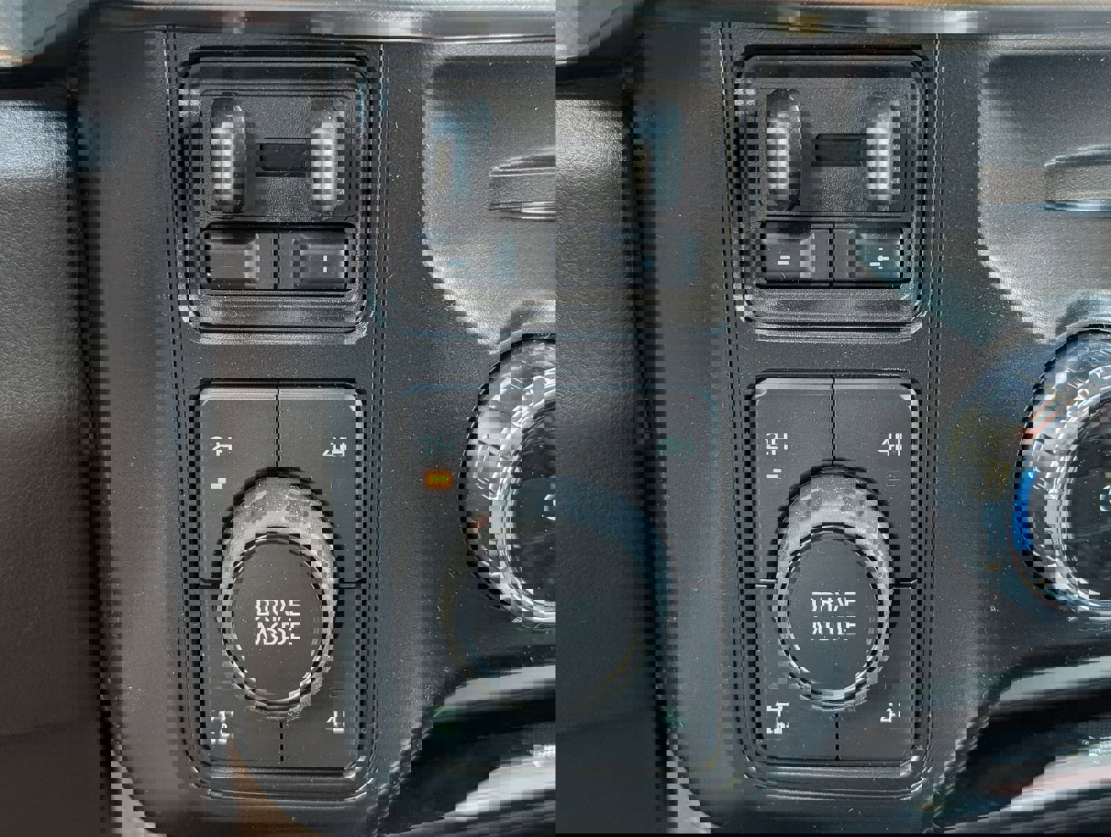 New 2026 Ford F250 King Ranch w/ FX4 Off-Road Package image 23