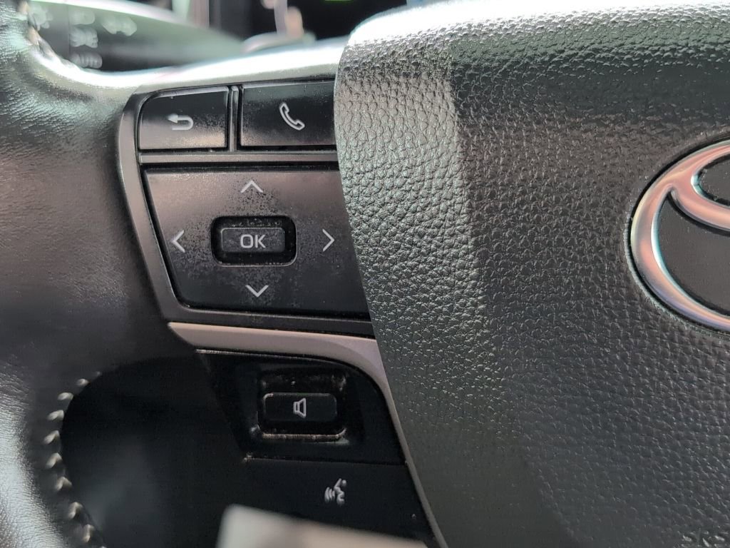 Used 2025 Toyota Camry SE image 28