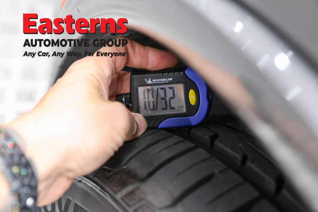 Used 2024 Dodge Durango GT RWD image 30