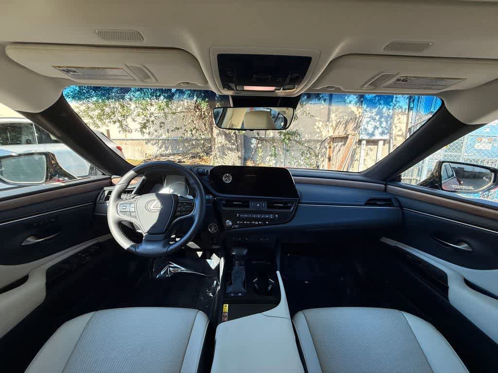 Used 2023 Lexus ES 300h w/ Premium Package FWD image 10