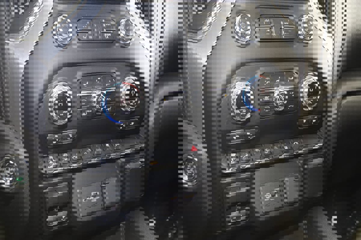 Used 2020 GMC Sierra 1500 Elevation w/ Elevation Value Package image 29