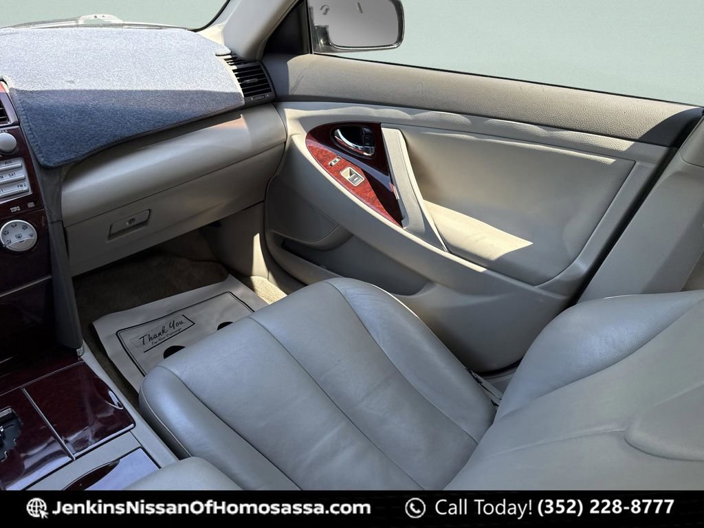 Used 2010 Toyota Camry LE image 22