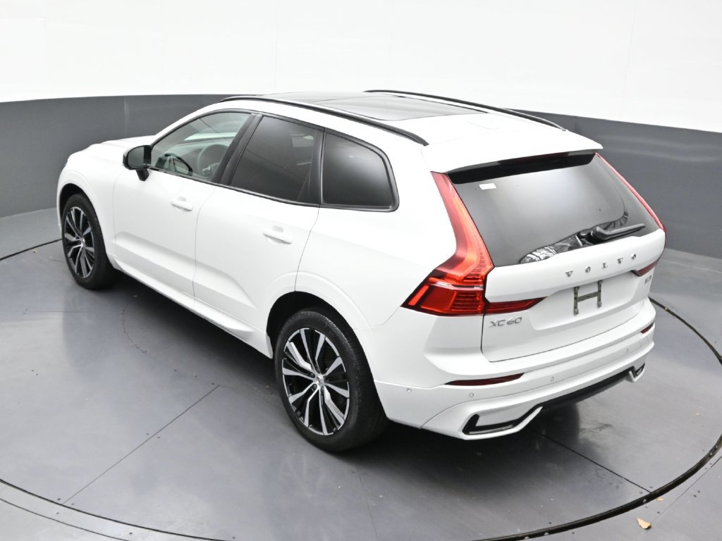 Certified 2024 Volvo XC60 B5 Plus AWD/4WD image 21