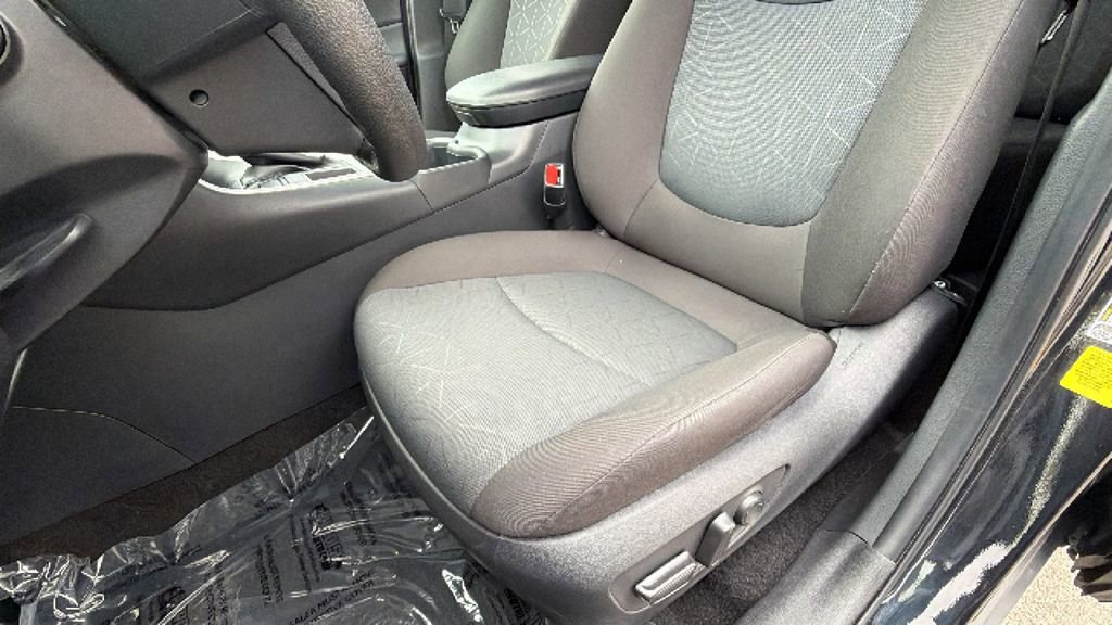 Certified 2025 Toyota RAV4 XLE image 19