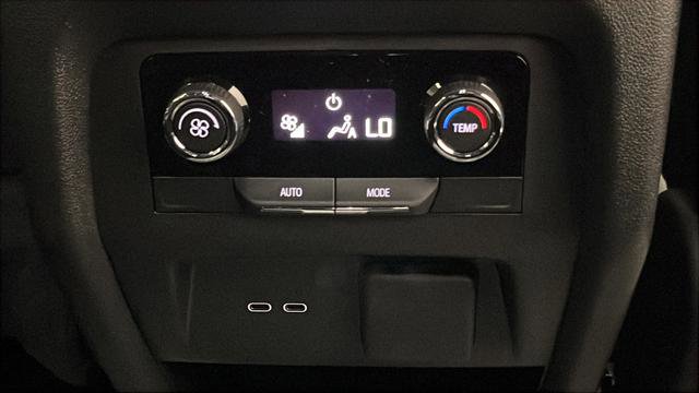 New 2026 Chevrolet Traverse Z71 w/ Enhanced Driving Package image 9