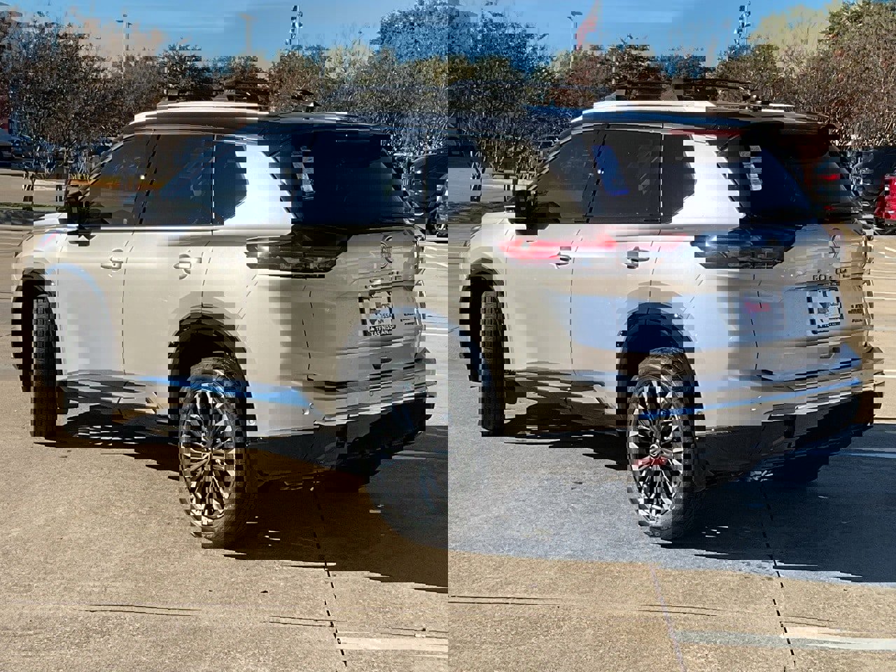 New 2026 Nissan Rogue Platinum image 7