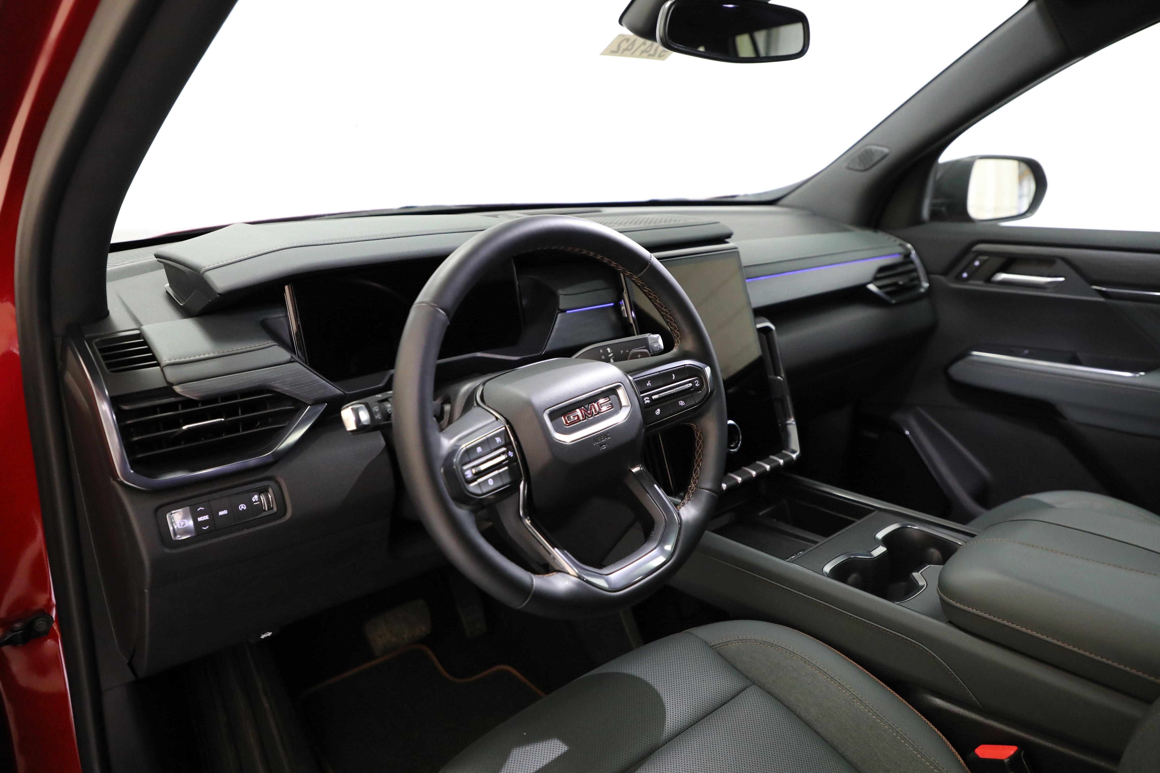 Used 2024 GMC Acadia AT4 image 9