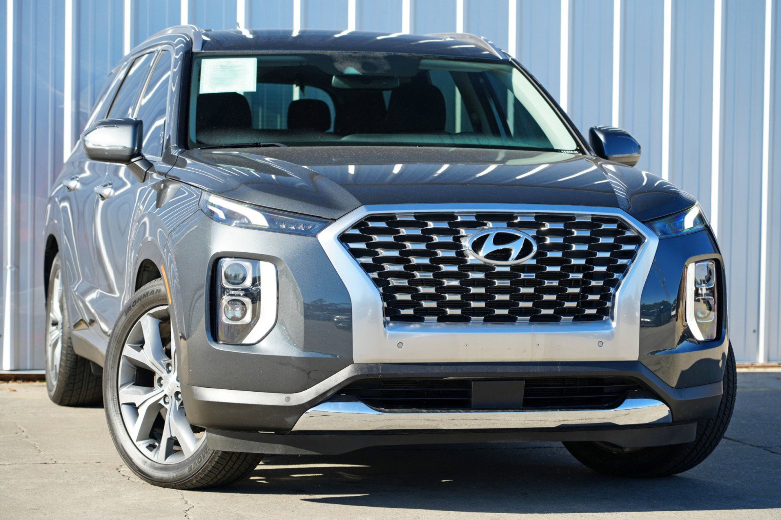 Used 2020 Hyundai Palisade SEL w/ Convenience Package image 2