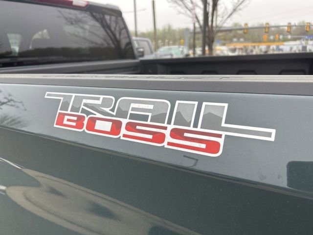 New 2026 Chevrolet Silverado 1500 Custom Trail Boss w/ LPO, Dark Essentials Package AWD/4WD image 7