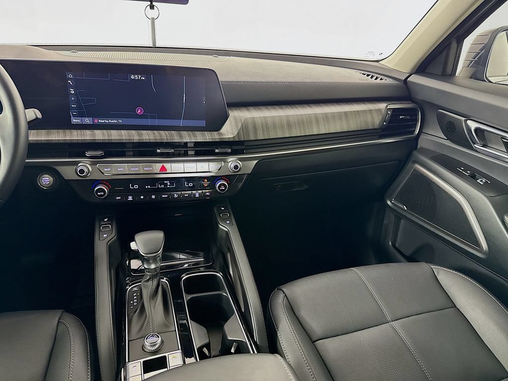 Used 2025 Kia Telluride EX w/ EX Captain's Chair Package FWD image 29