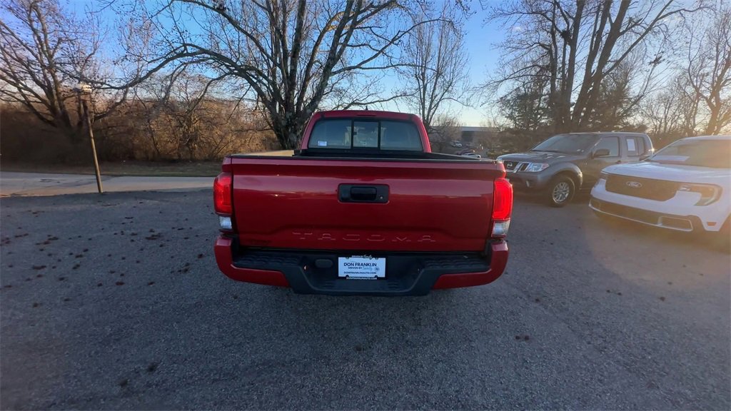 Used 2018 Toyota Tacoma SR image 7