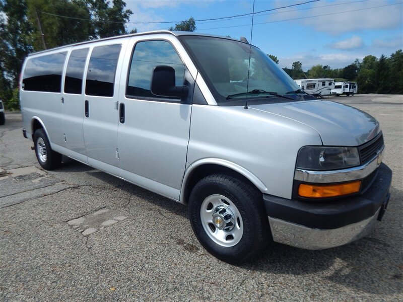 Used 2019 Chevrolet Express 3500 LT w/ LT Preferred Equipment Group RWD image 5
