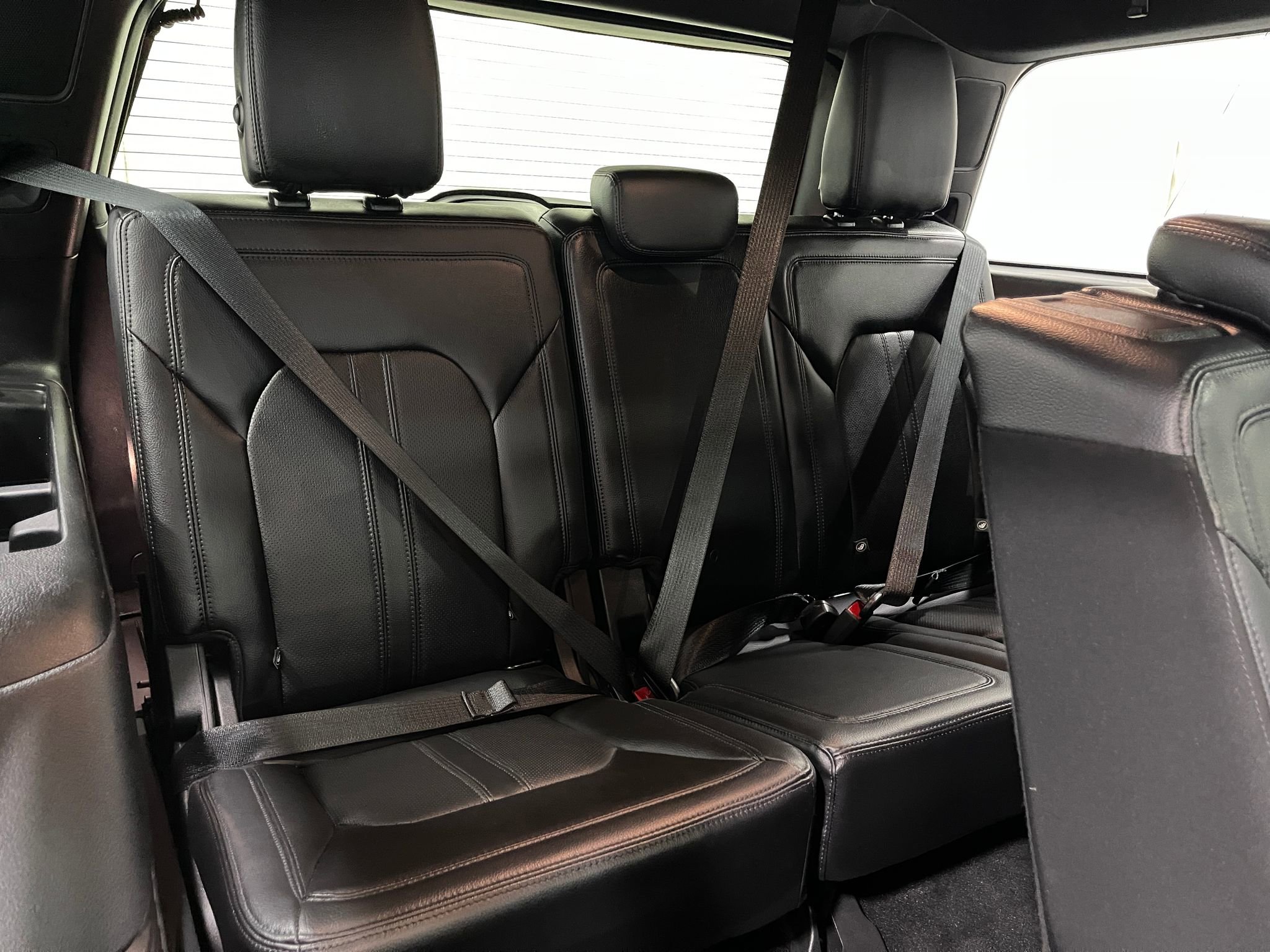 Used 2019 Ford Expedition Limited w/ Equipment Group 302A AWD/4WD image 32