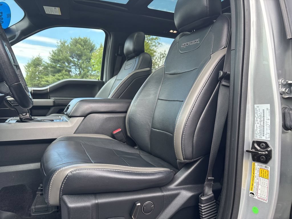 Used 2017 Ford F150 Raptor w/ Equipment Group 802A Luxury AWD/4WD image 9