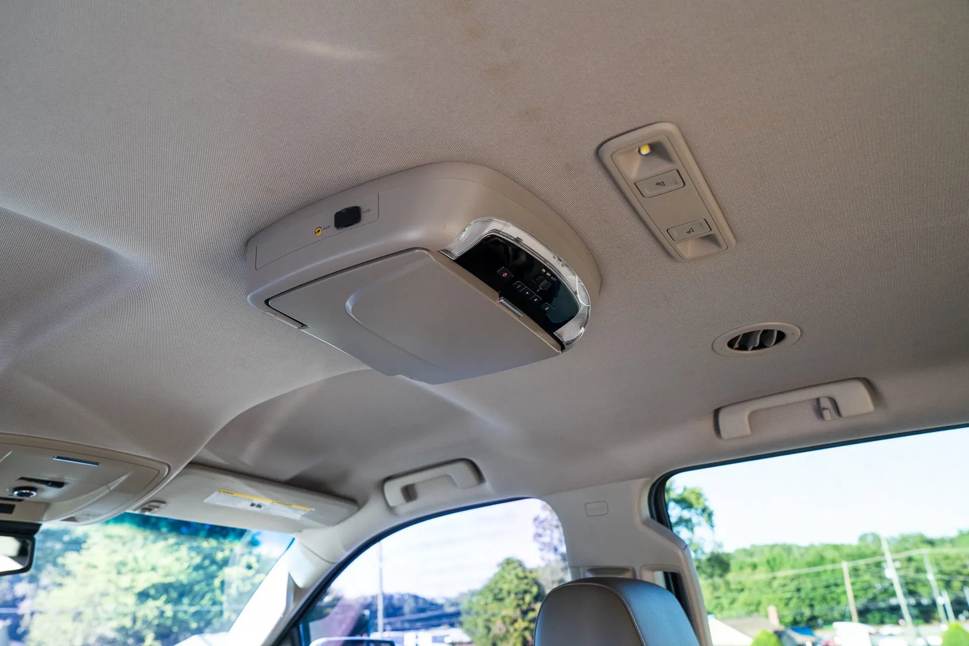 Used 2015 GMC Yukon SLT RWD image 28