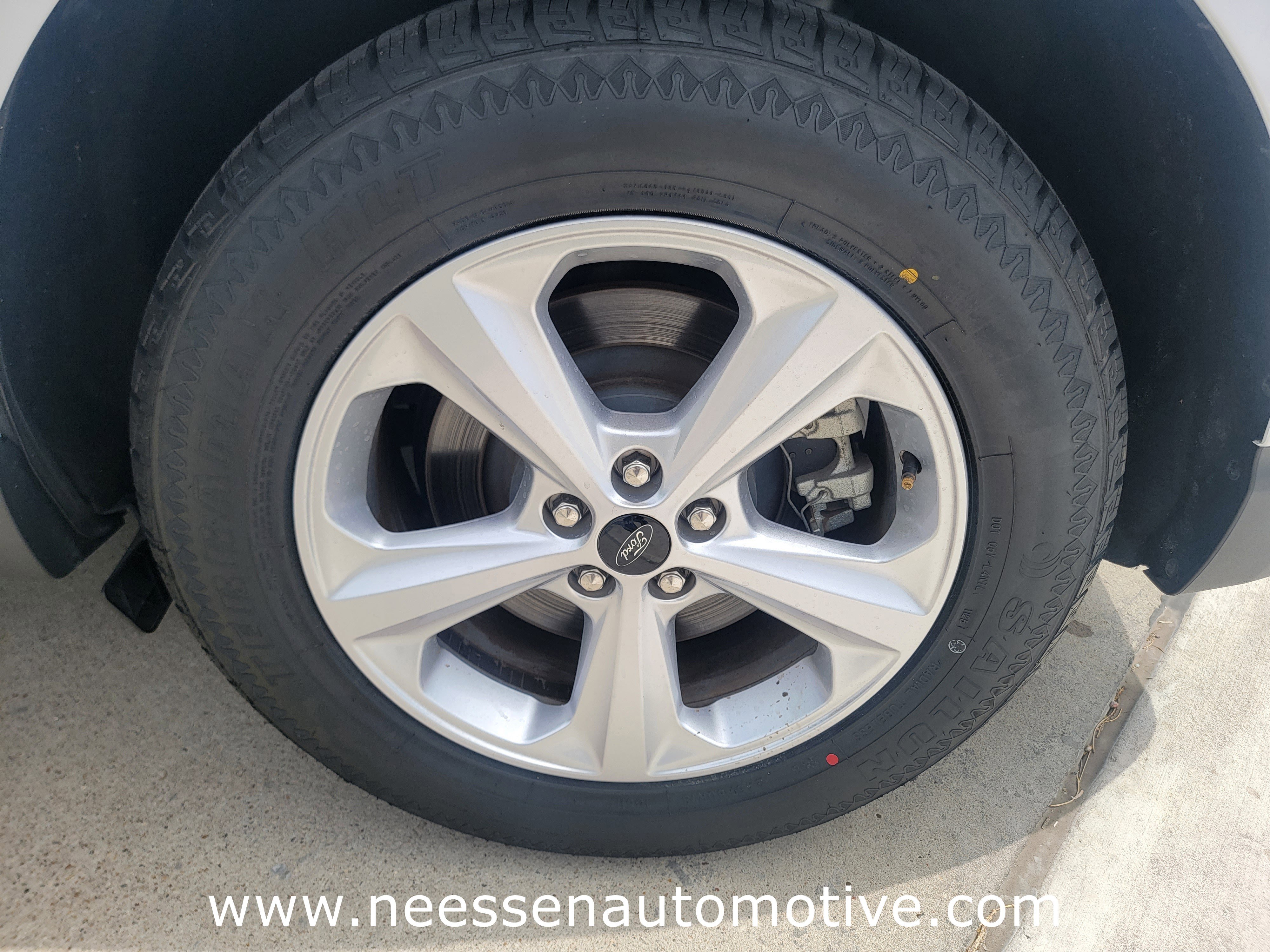 Used 2024 Ford Edge SE image 30