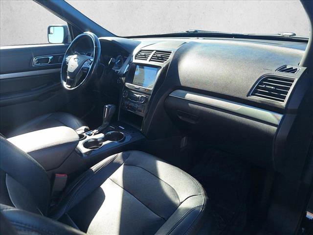 Used 2018 Ford Explorer XLT w/ Equipment Group 202A image 19