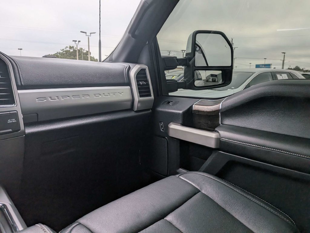 Used 2022 Ford F250 Lariat w/ Lariat Value Package AWD/4WD image 16