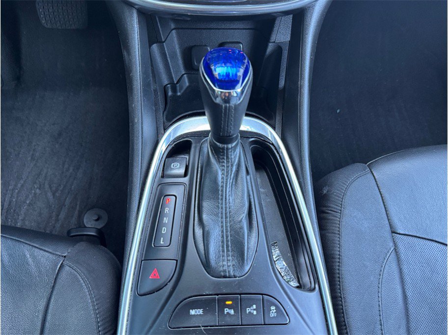 Used 2017 Chevrolet Volt Premier w/ Driver Confidence II Package FWD image 11
