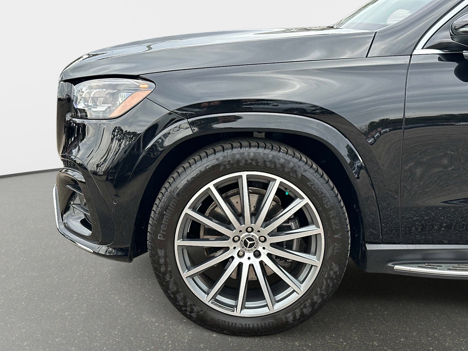 Used 2025 Mercedes-Benz GLS 580 4MATIC image 10