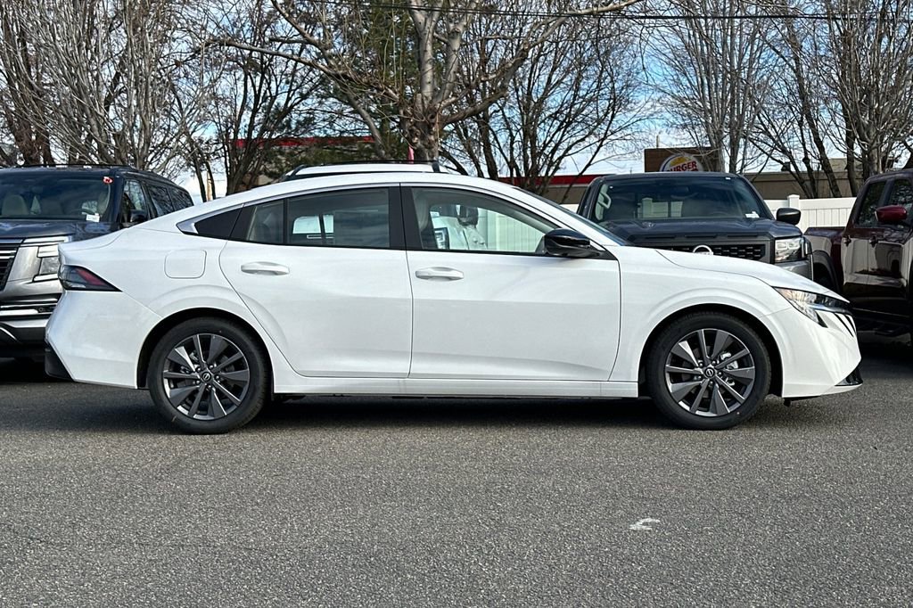 New 2026 Nissan Sentra SL w/ Floor Mat Package image 3