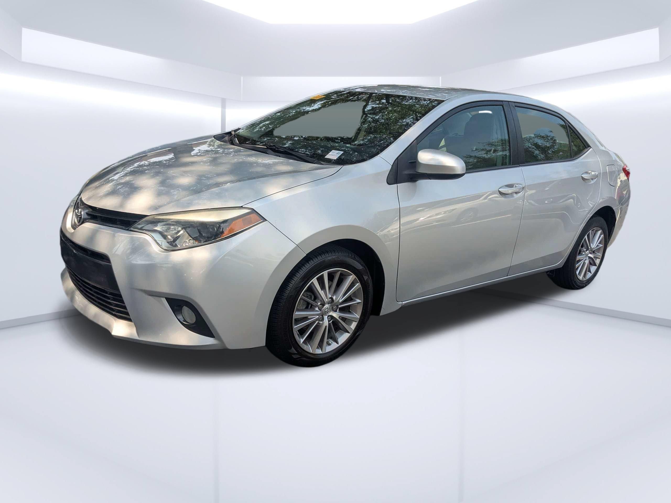 Used 2015 Toyota Corolla LE FWD image 8