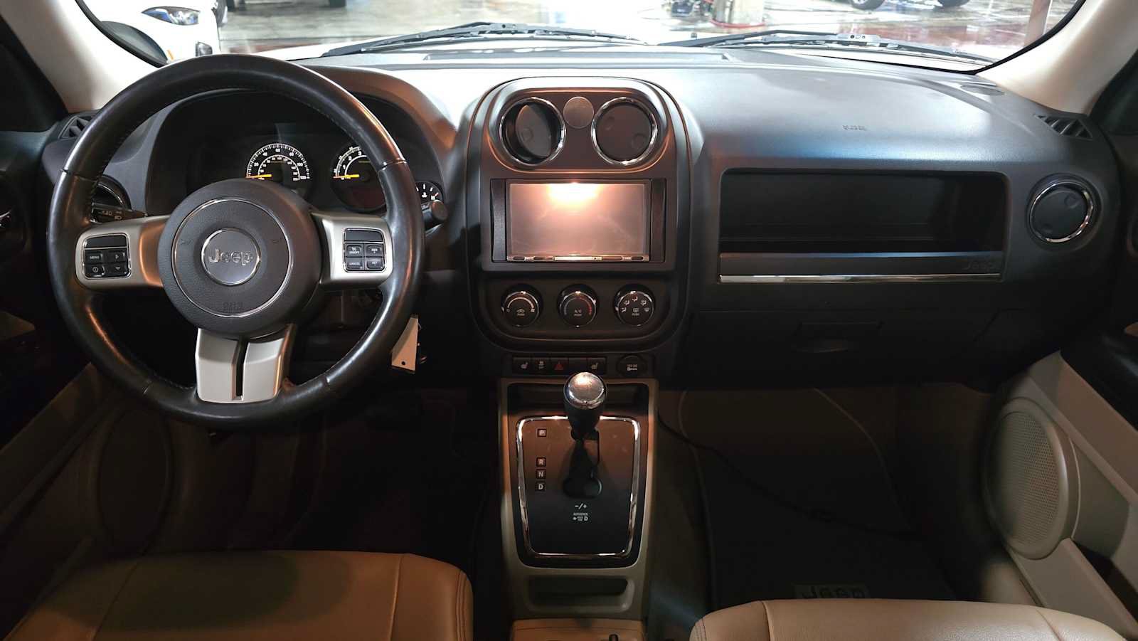 Used 2015 Jeep Patriot High Altitude AWD/4WD image 18