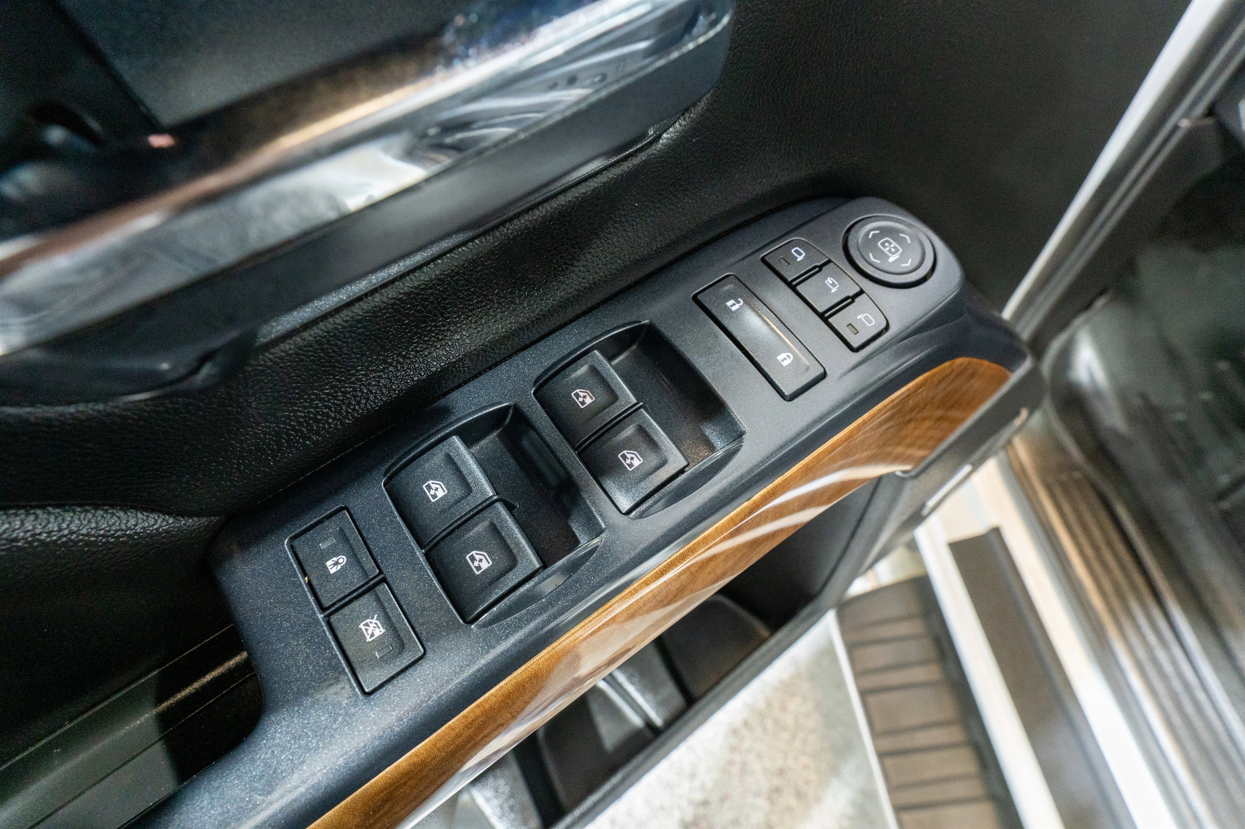 Used 2018 Chevrolet Silverado 2500 LTZ w/ Duramax Plus Package image 15