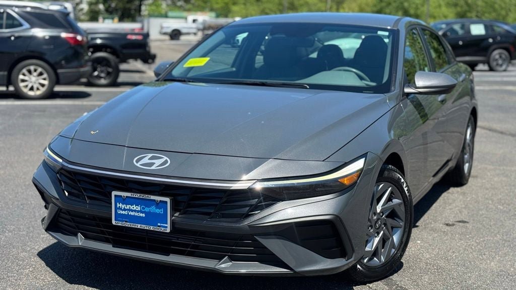 Used 2024 Hyundai Elantra SEL FWD image 1