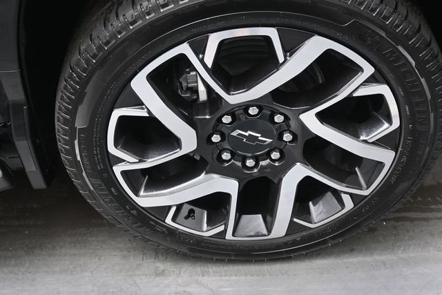 Used 2024 Chevrolet Silverado EV RST AWD/4WD image 29