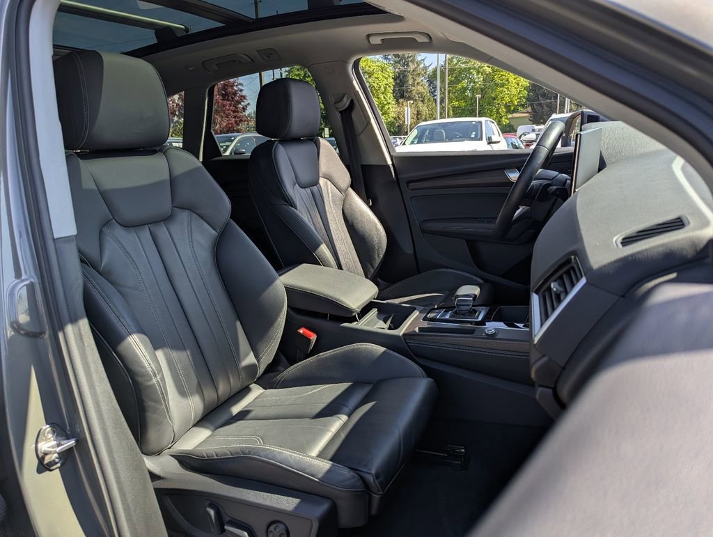 Used 2023 Audi Q5 e Premium Plus w/ Premium Plus Package AWD/4WD image 39