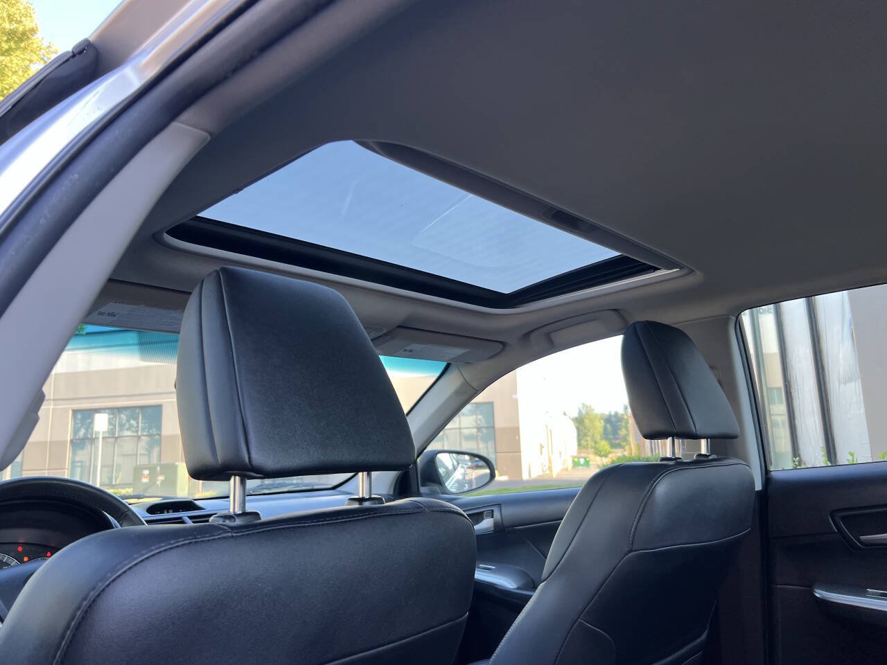Used 2014 Toyota Camry SE FWD image 12