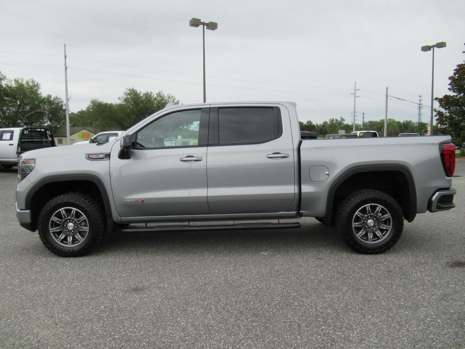 Used 2024 GMC Sierra 1500 AT4 AWD/4WD image 4