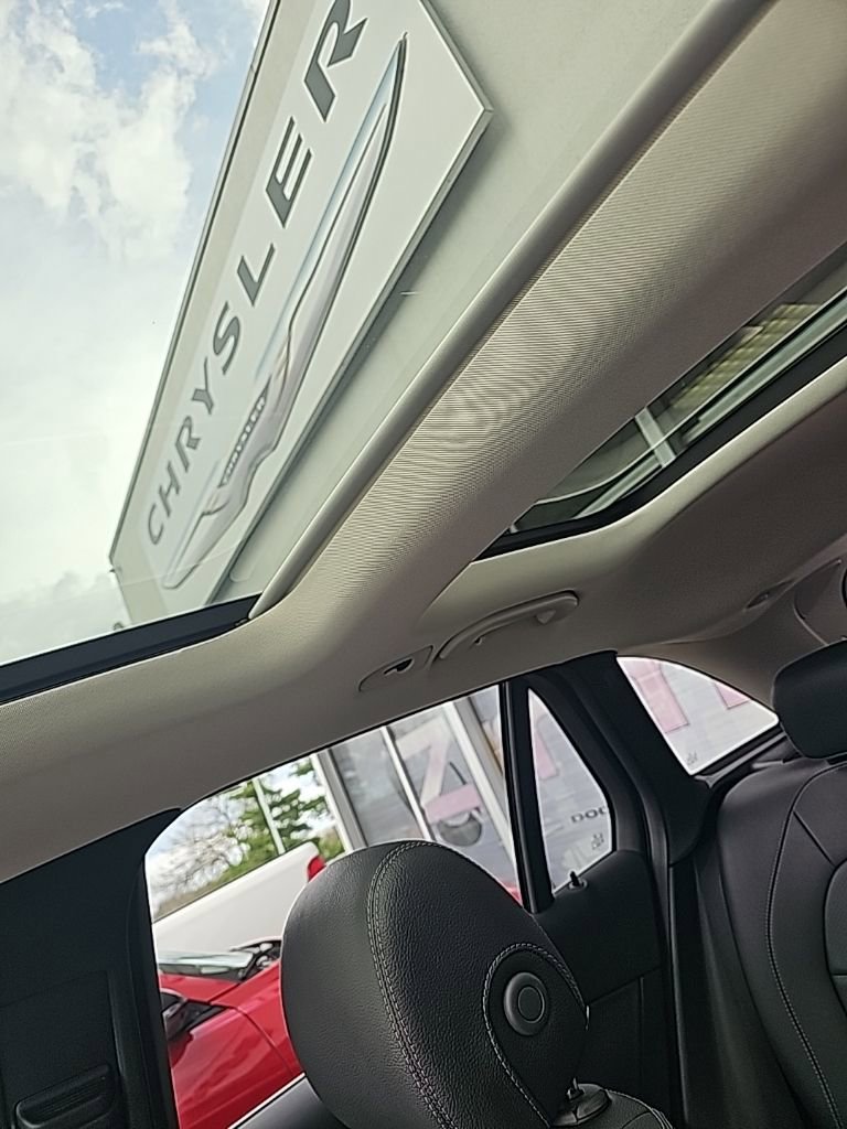 Used 2021 Mercedes-Benz GLC 300 4MATIC image 12