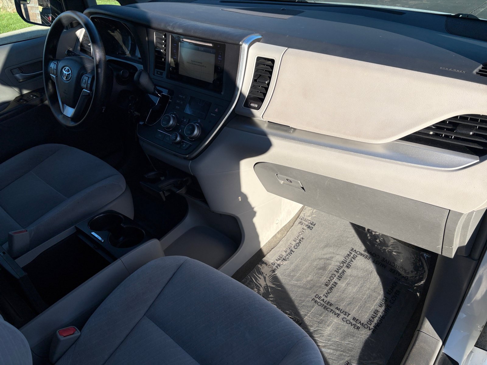Used 2017 Toyota Sienna LE FWD image 27