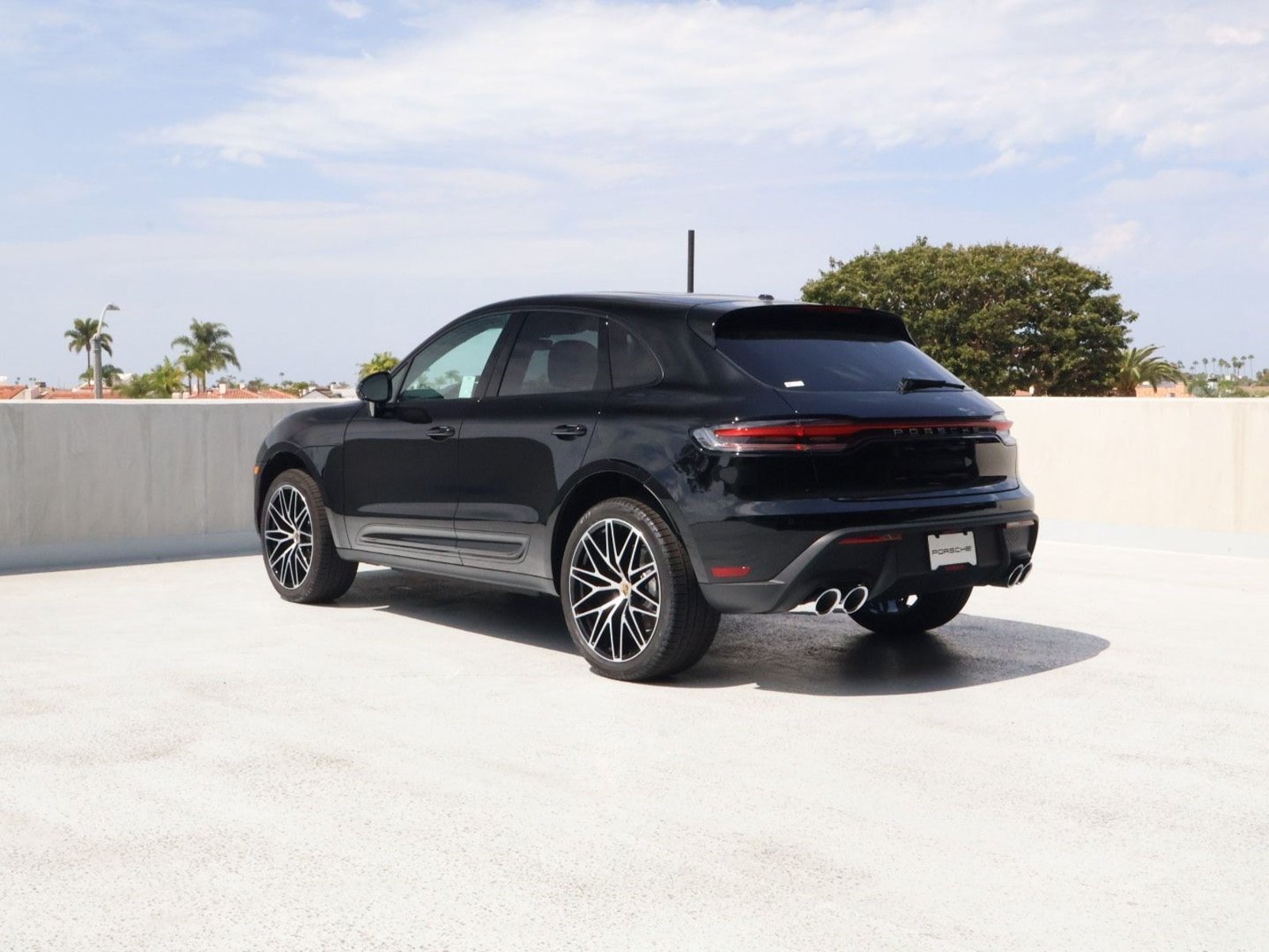 New 2026 Porsche Macan AWD/4WD video 3