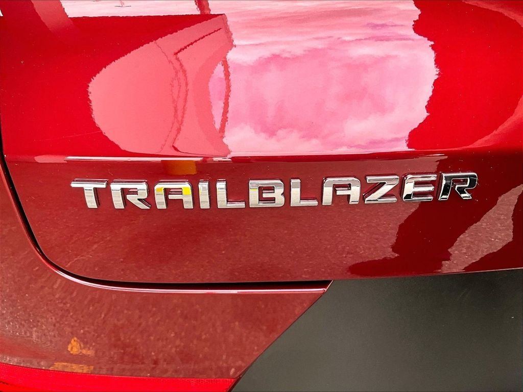 Used 2024 Chevrolet TrailBlazer LS FWD image 30